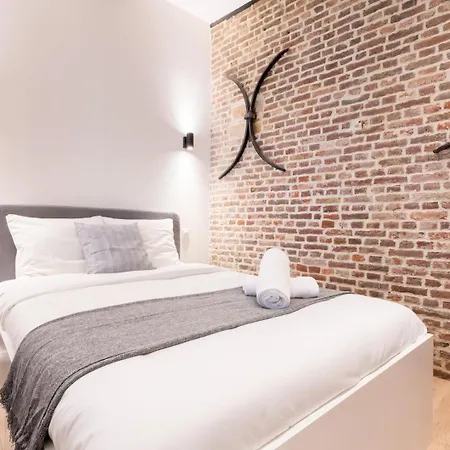 Character In The Heart Of Old Apartment